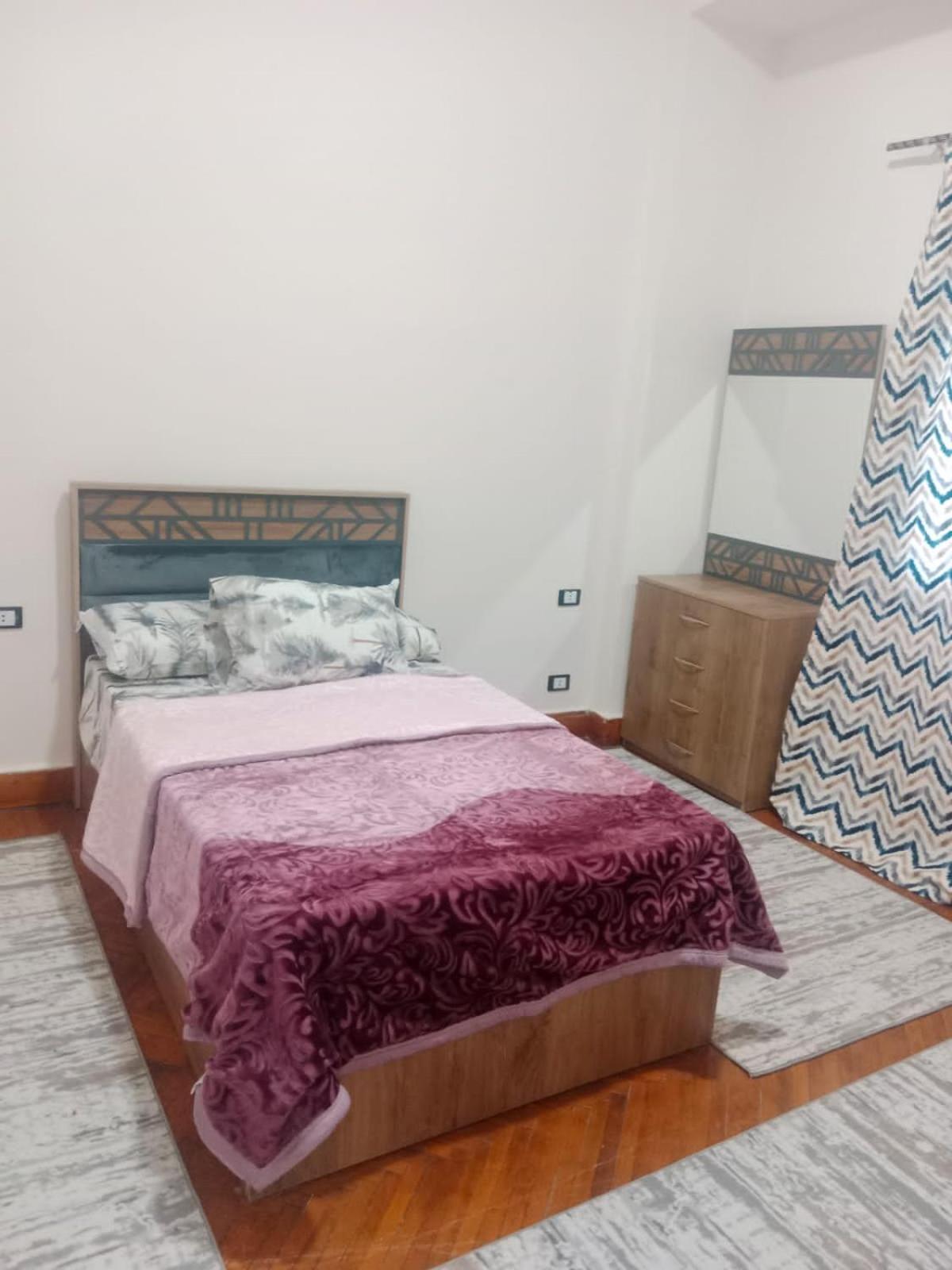 مفروشة في وسط البلد تشطيب سوبر لوكس علي بعد خطوات من ميدان طلعت حرب Apartment *