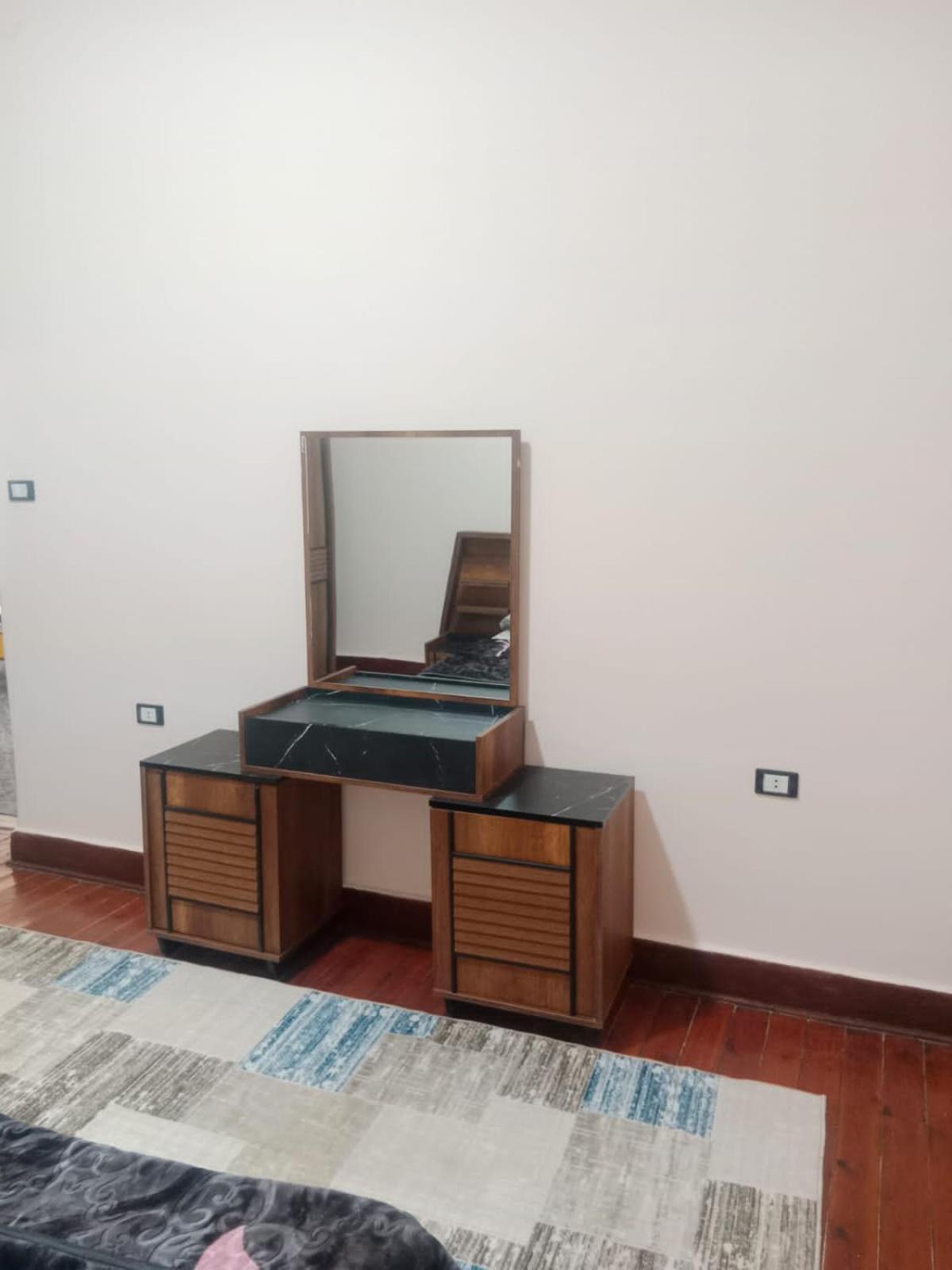 مفروشة في وسط البلد تشطيب سوبر لوكس علي بعد خطوات من ميدان طلعت حرب Apartment *